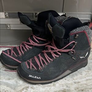 Salewa MOUNTAIN TRAINER  MID GTX gray Boots Women's Size 8 Gortex Waterproof.